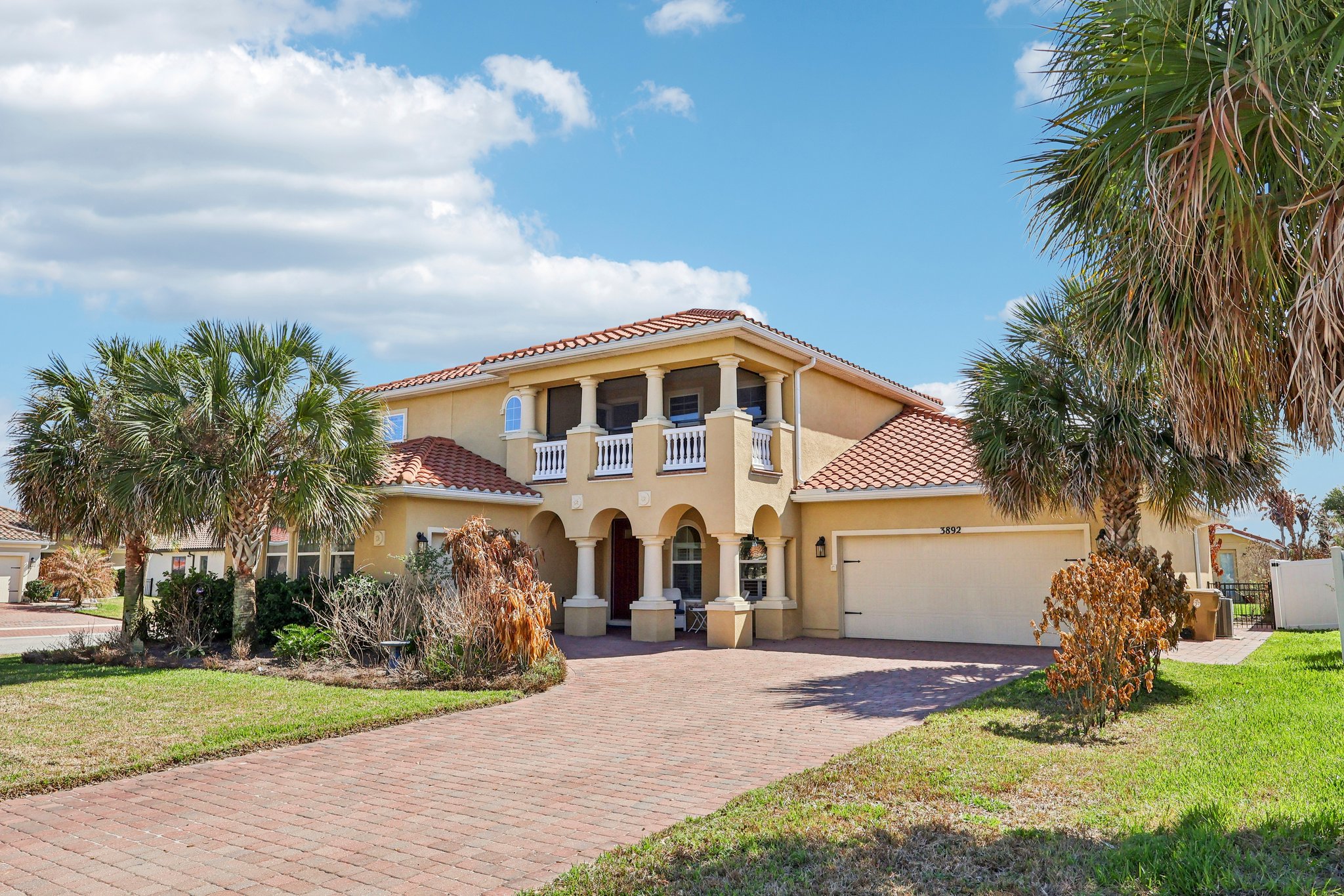 Golden Knot Dr-S0303-003.jpg