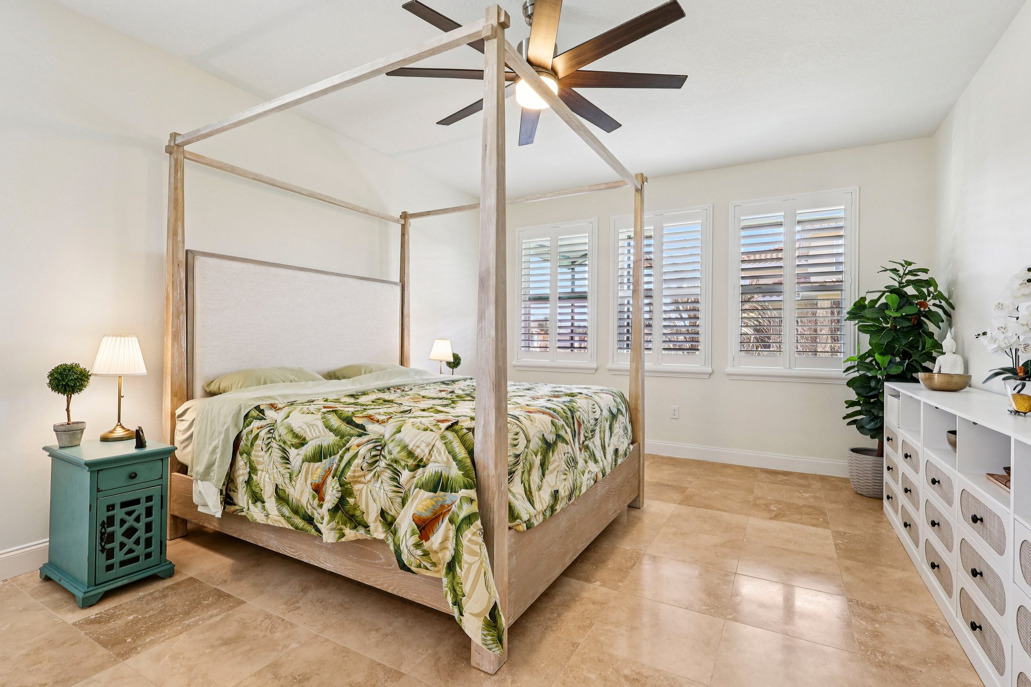 Golden Knot Dr-S0303-032.jpg