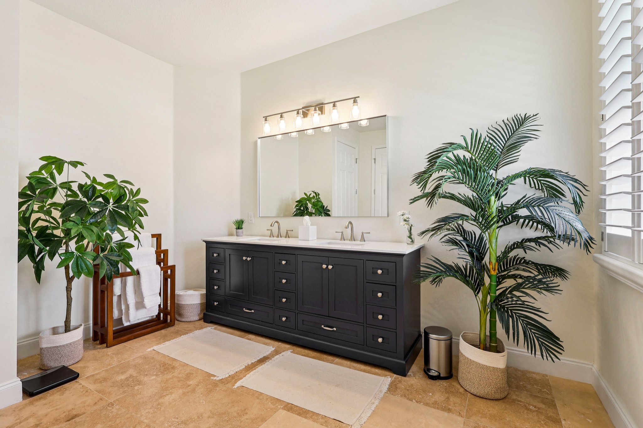 Golden Knot Dr-S0303-037.jpg