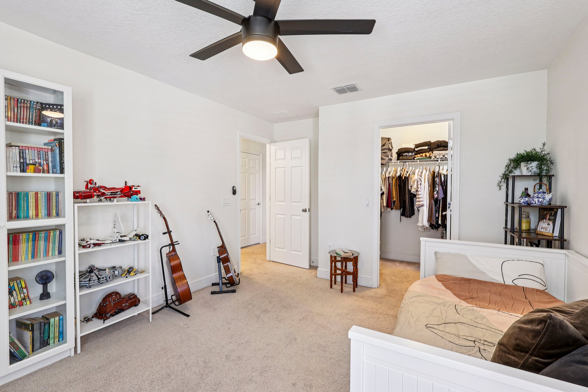 Golden Knot Dr-S0303-045.jpg