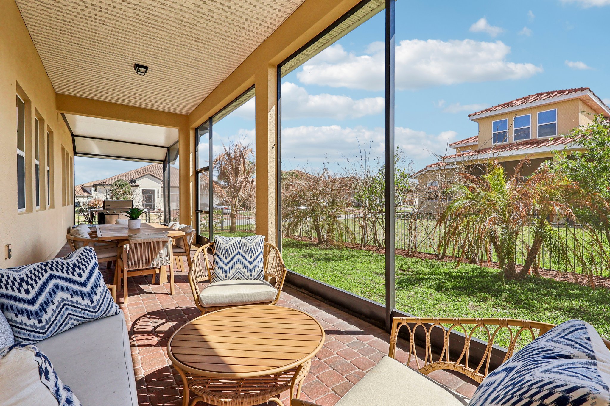 Golden Knot Dr-S0303-052.jpg