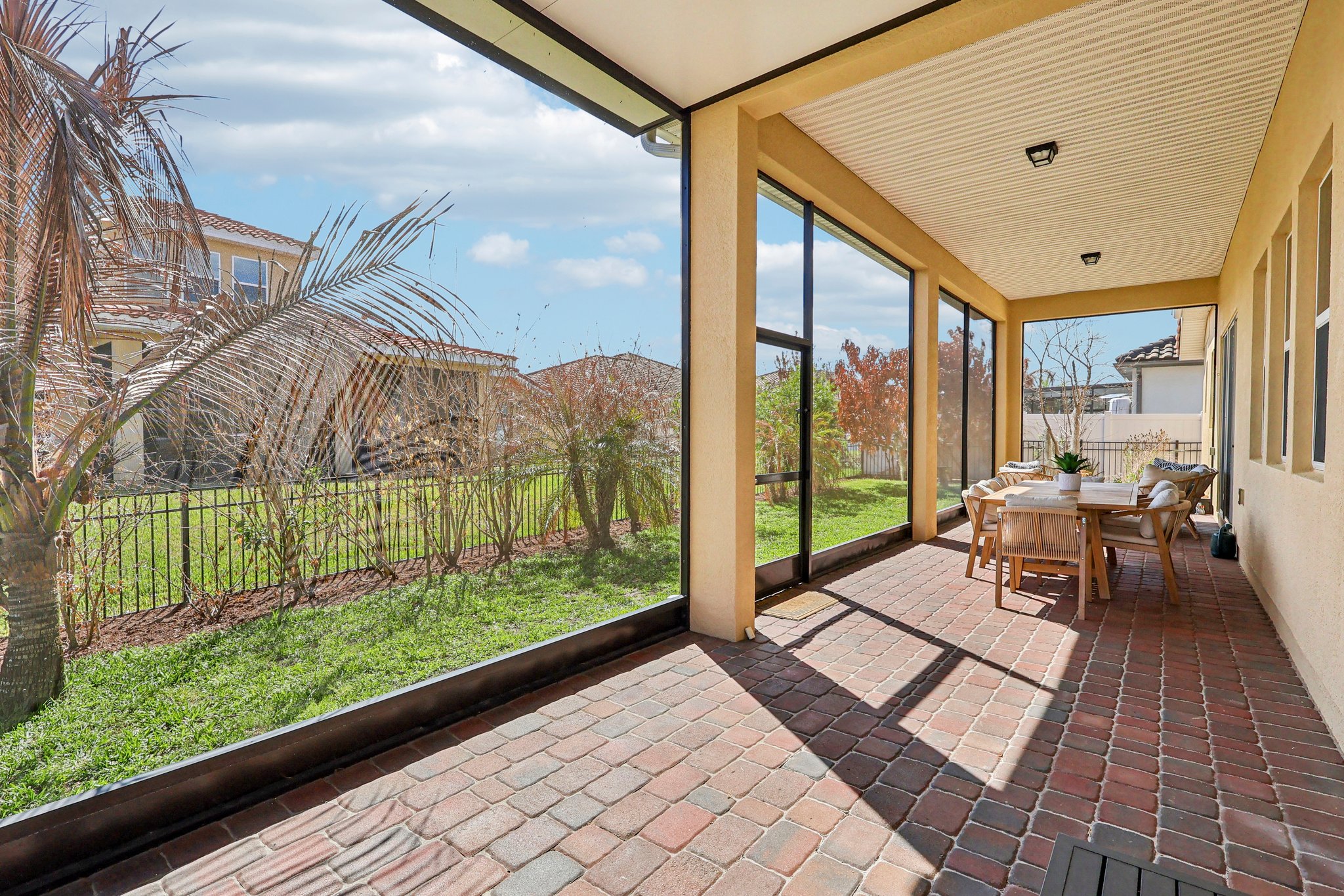 Golden Knot Dr-S0303-053.jpg