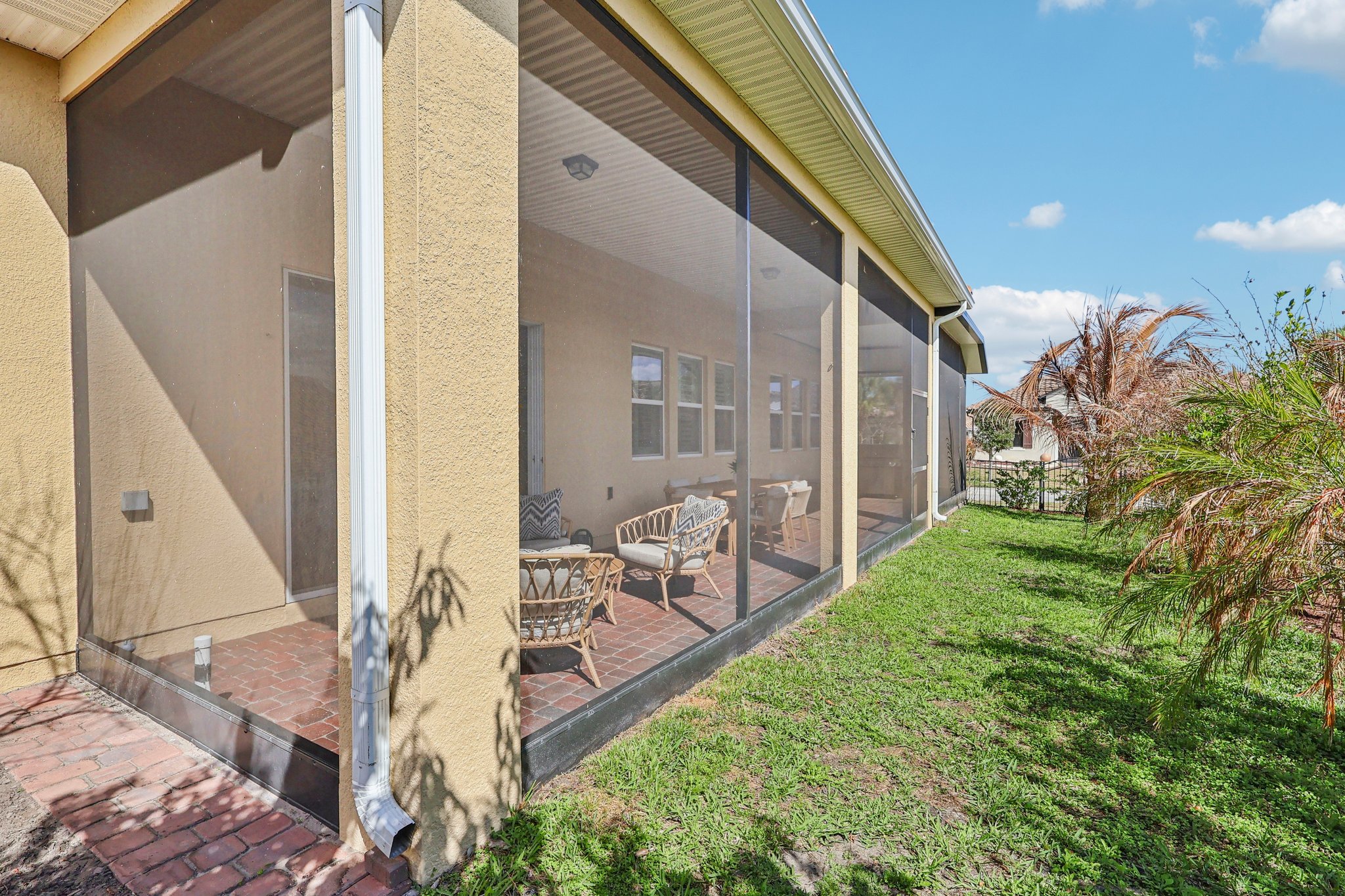 Golden Knot Dr-S0303-055.jpg