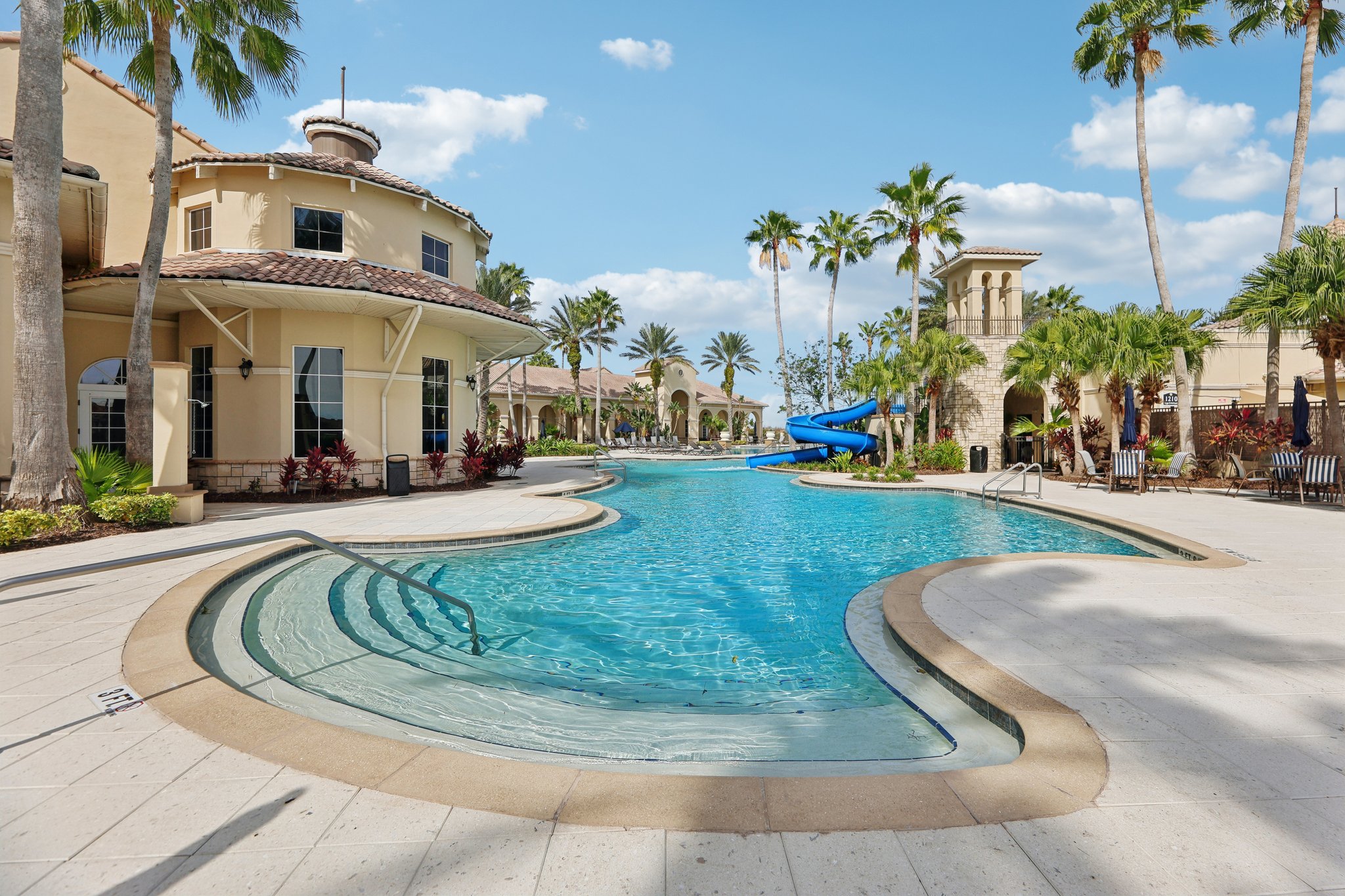 Golden Knot Dr-0303-922.jpg