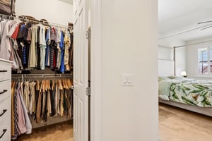 Golden Knot Dr-S0303-036.jpg