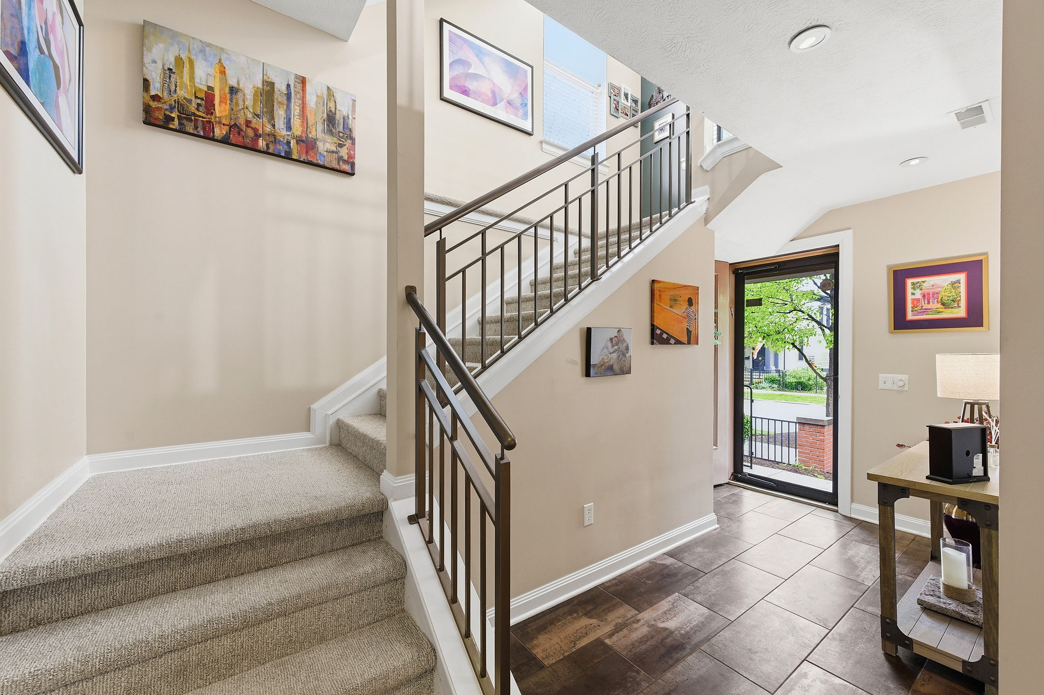  Photo 8