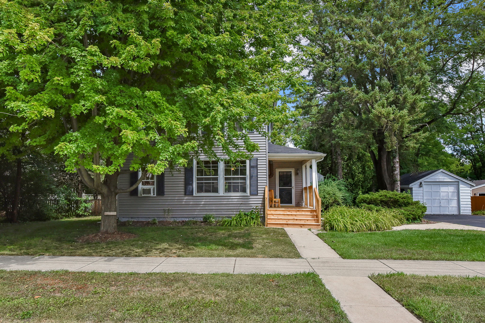 38w324 Main St, Warrenville, IL 60555 Portraits of Home