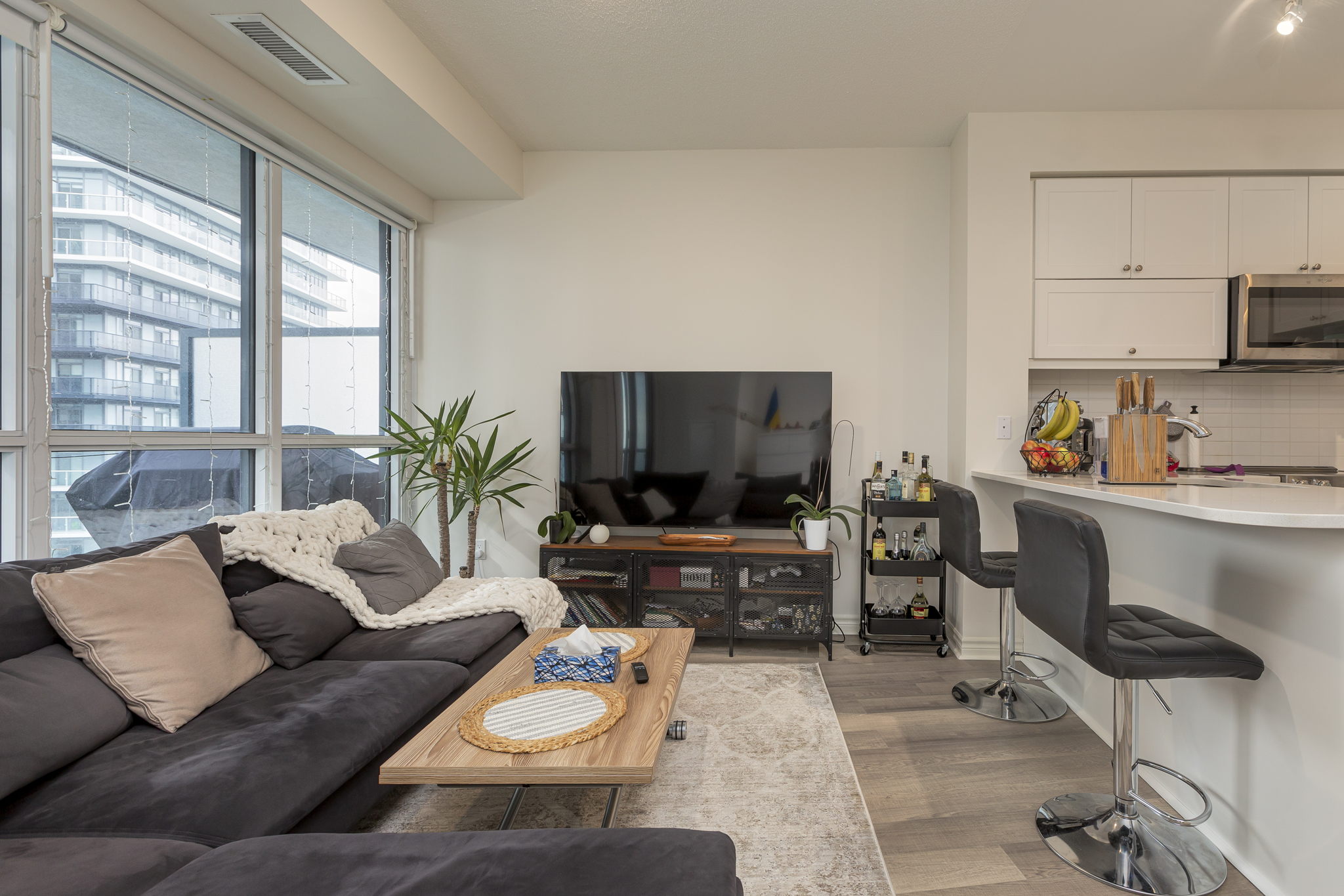 39 Annie Craig Dr, Etobicoke, ON M8V 0A3, Canada Photo 7