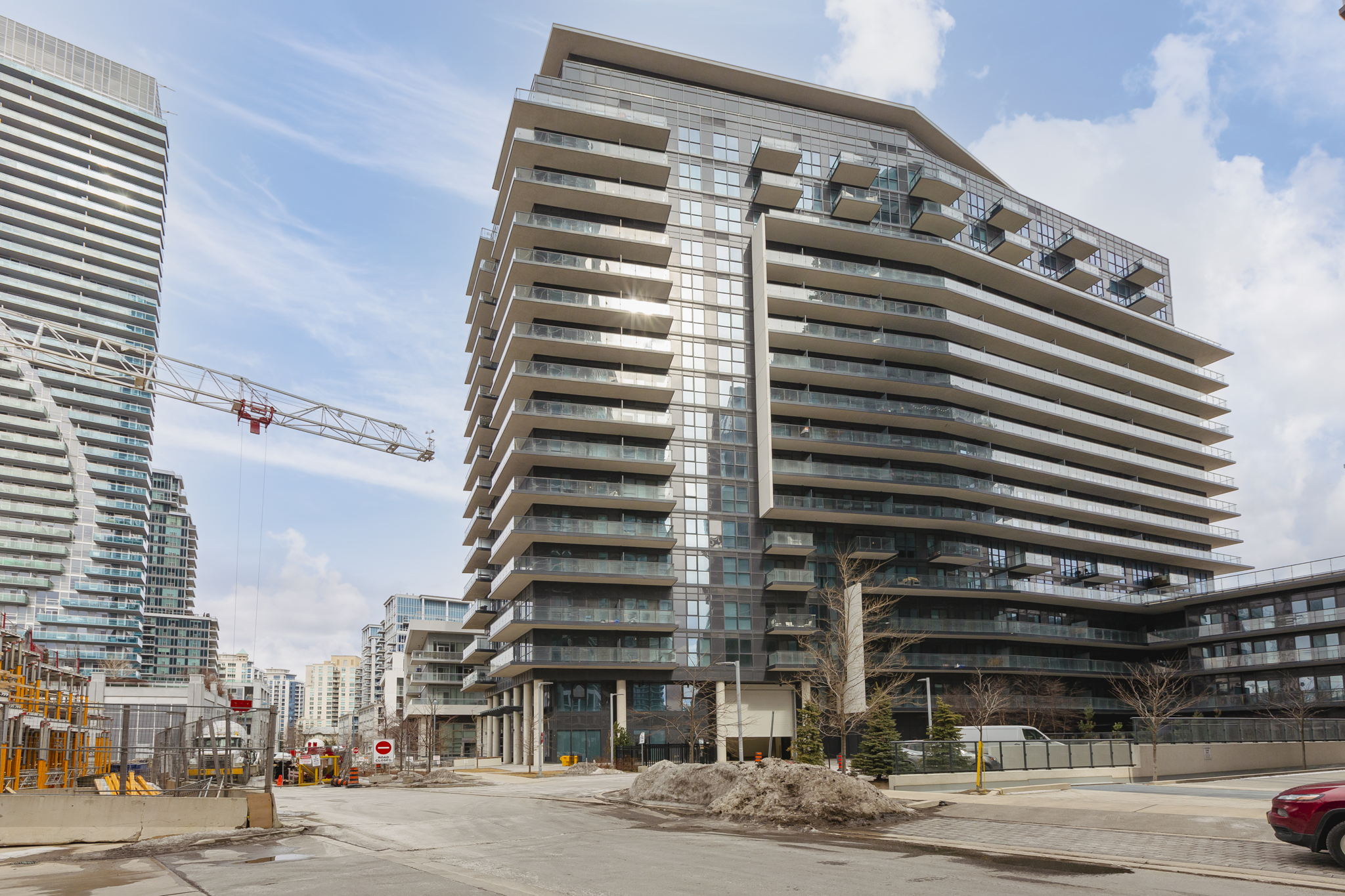 39 Annie Craig Dr, Etobicoke, ON M8V 0A3, Canada Photo 1