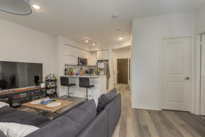 39 Annie Craig Dr, Etobicoke, ON M8V 0A3, Canada Photo 7