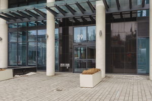 39 Annie Craig Dr, Etobicoke, ON M8V 0A3, Canada Photo 1