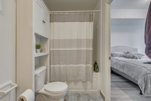 39 Annie Craig Dr, Etobicoke, ON M8V 0A3, Canada Photo 16