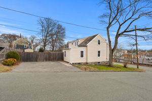 39 Chestnut St, Peabody, MA 01960, USA Photo 37