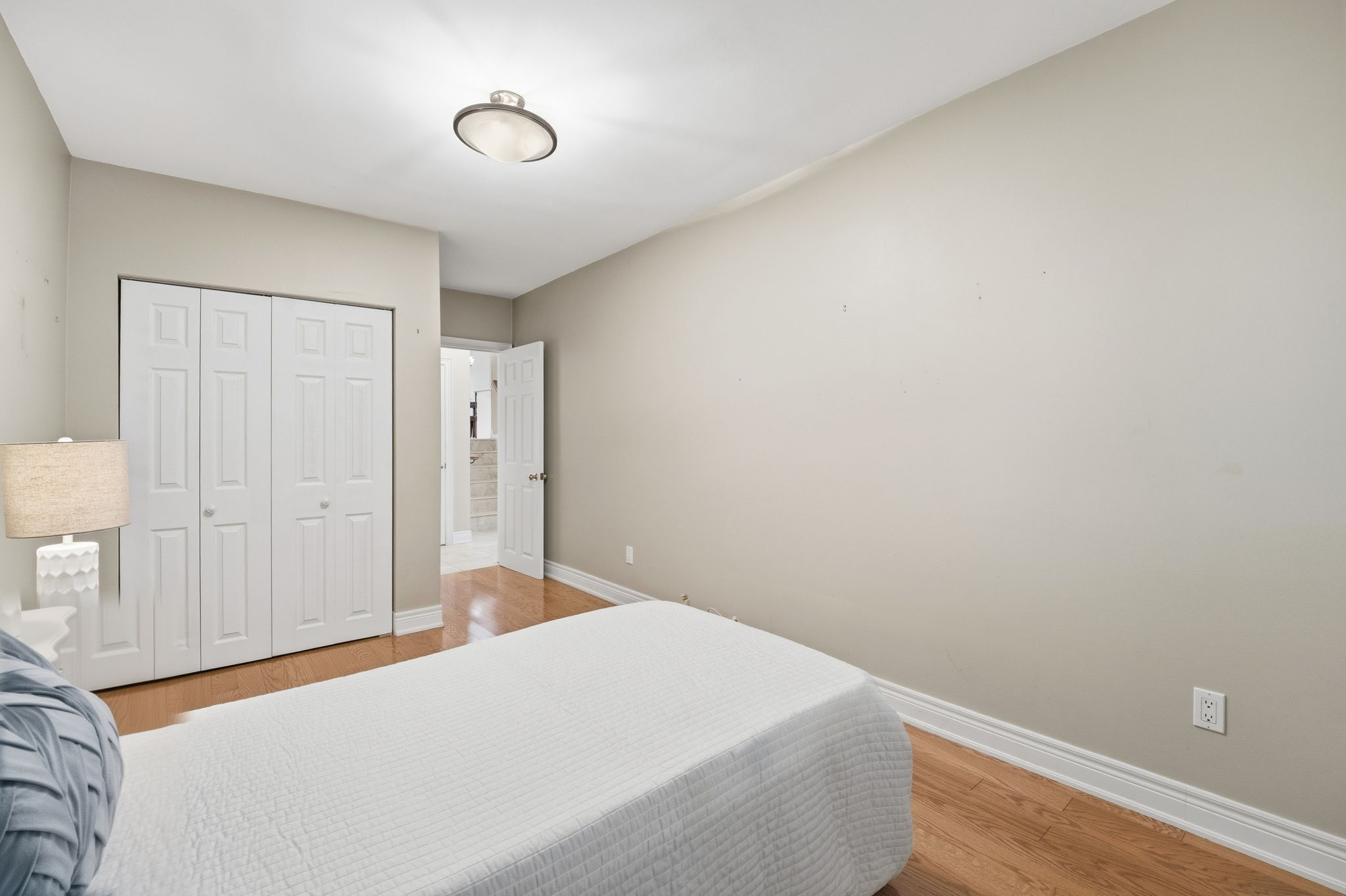  Photo 31