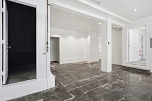 032_F8_39 E Cavour St