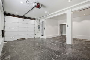 033_F8_39 E Cavour St