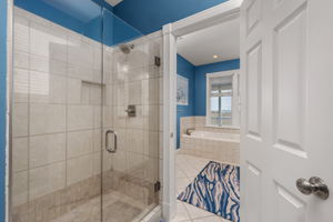39-Hammock-Dr-TL-BR4-Private-Bath-V4