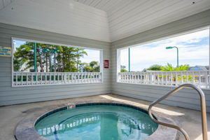 Pirates-Cove-Marina-Clubhouse-Hot-Tub