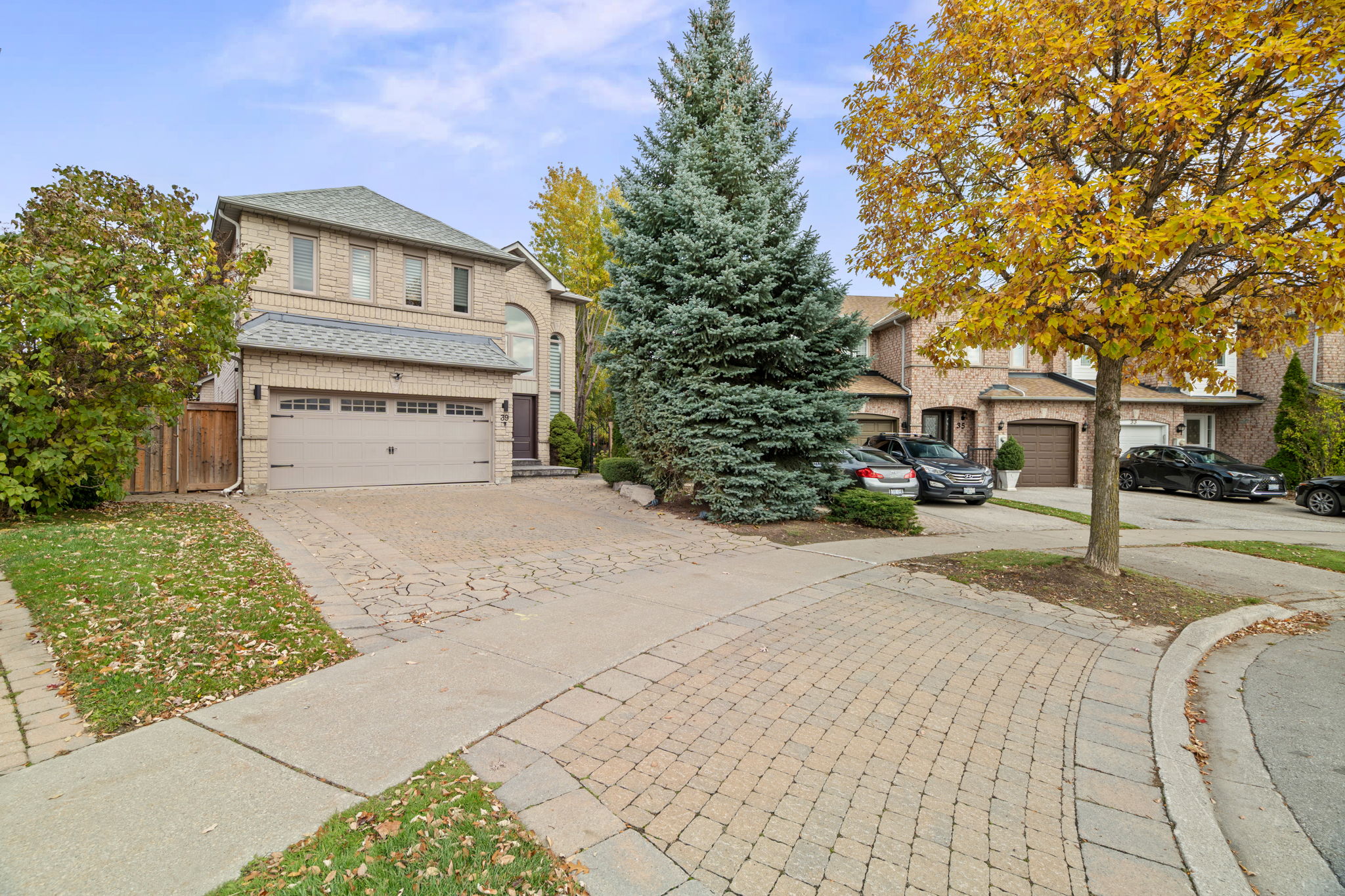 39 Michelle Dr Vaughan, ON L4L 9B8