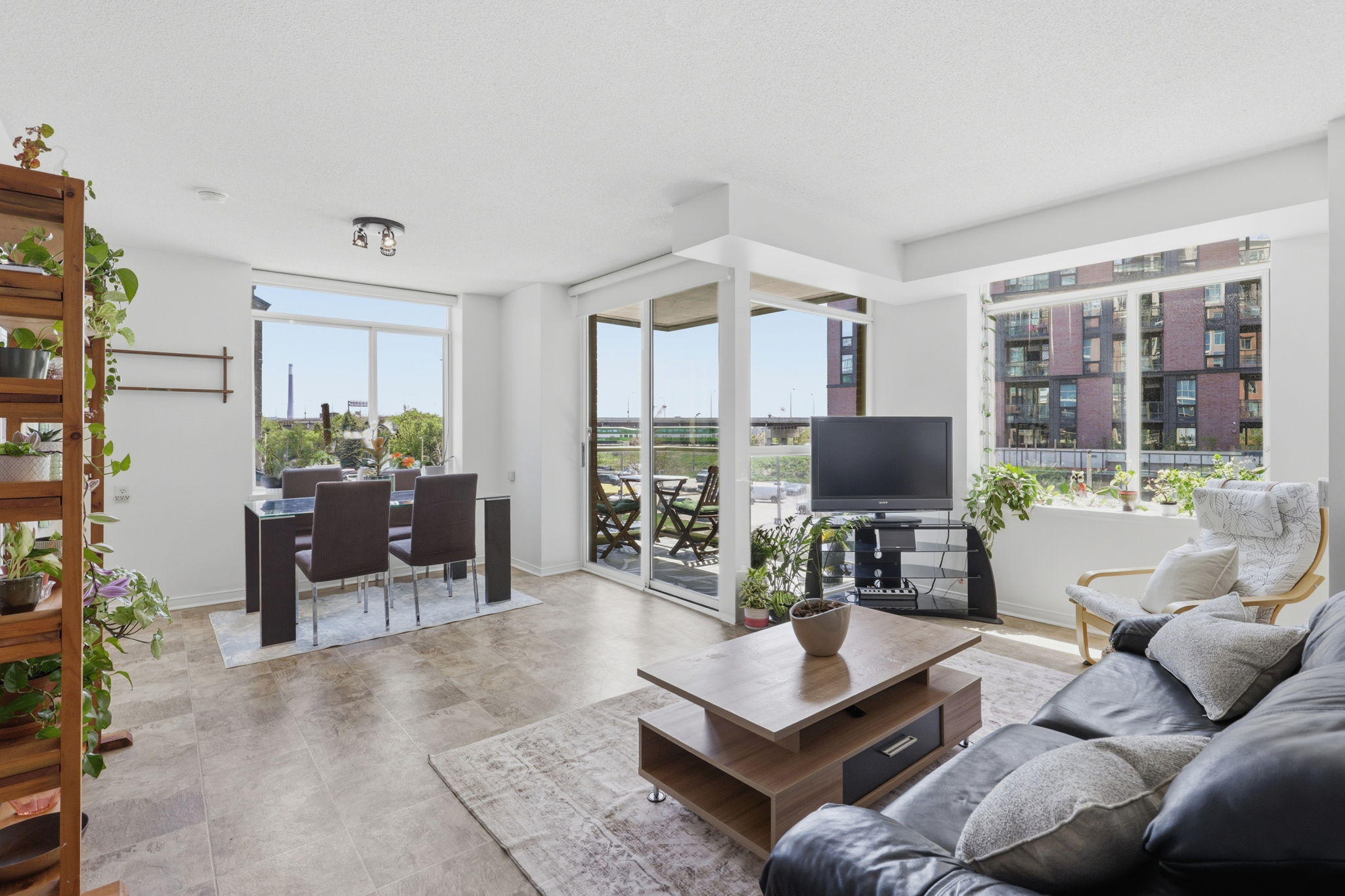 Property in Toronto — delivered property photograph 8
