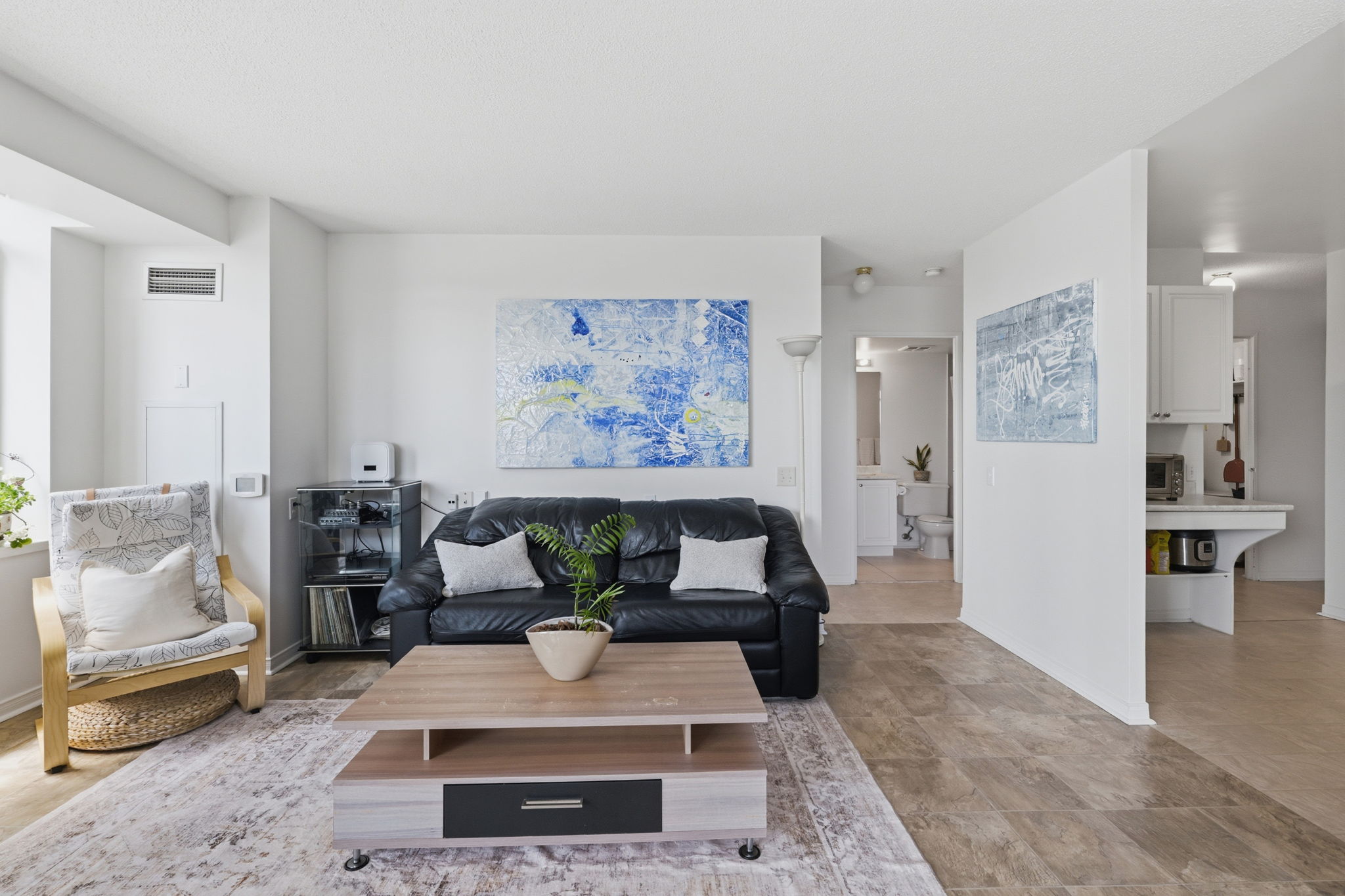Property in Toronto — delivered property photograph 12