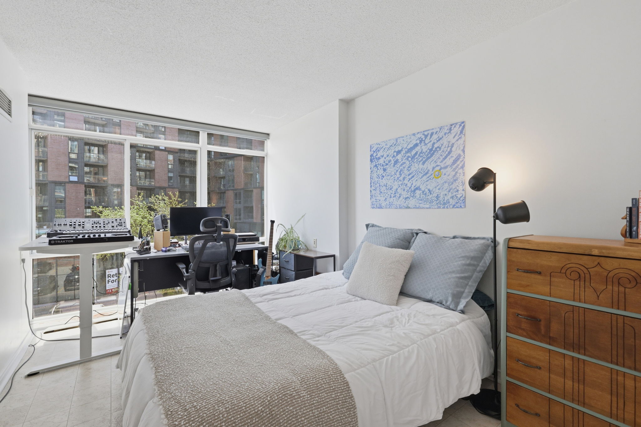 Property in Toronto — delivered property photograph 18