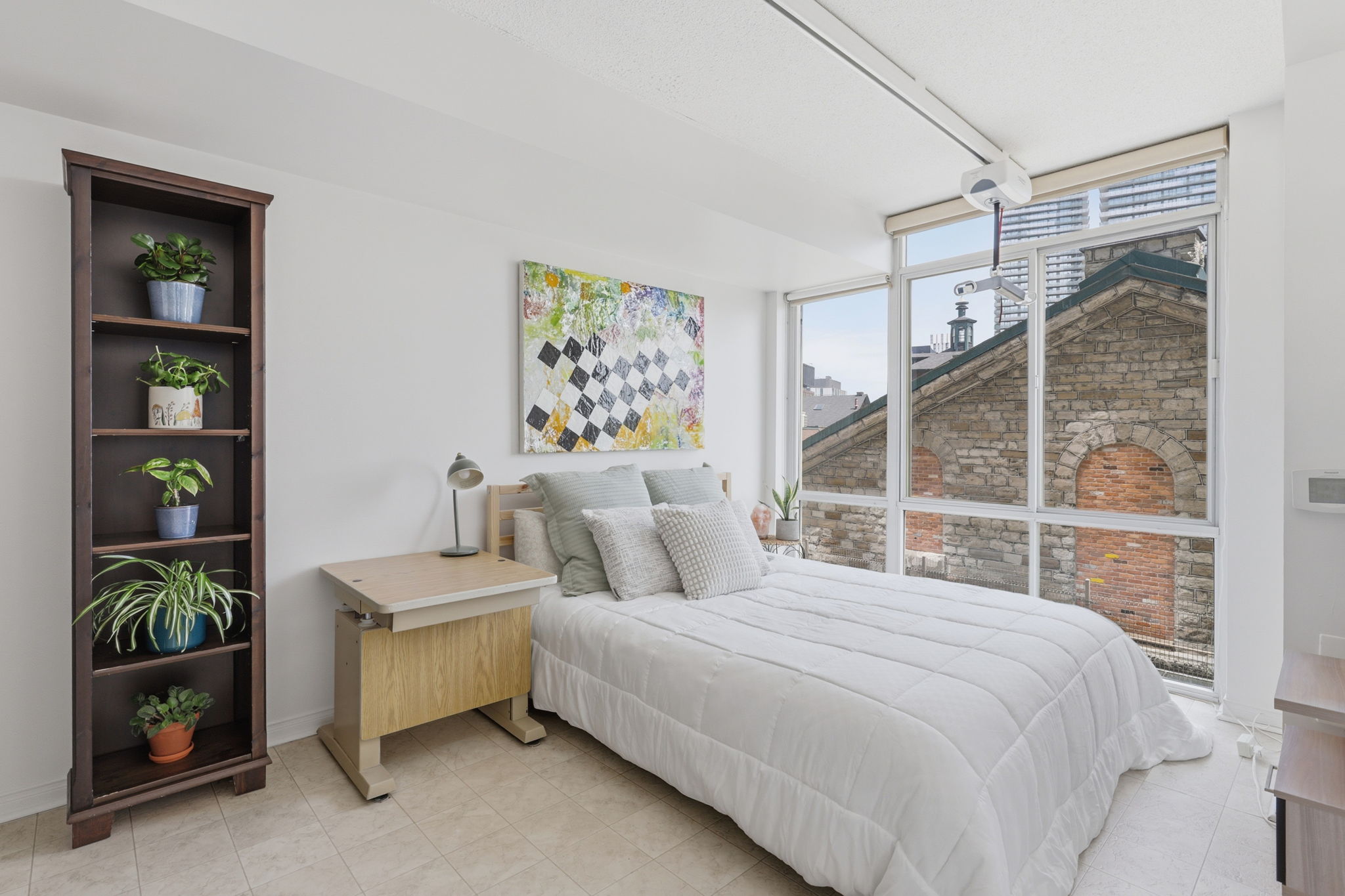 Property in Toronto — delivered property photograph 24