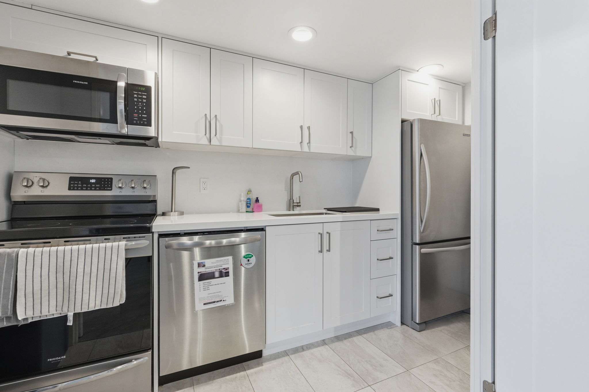Property in Toronto — delivered property photograph 36