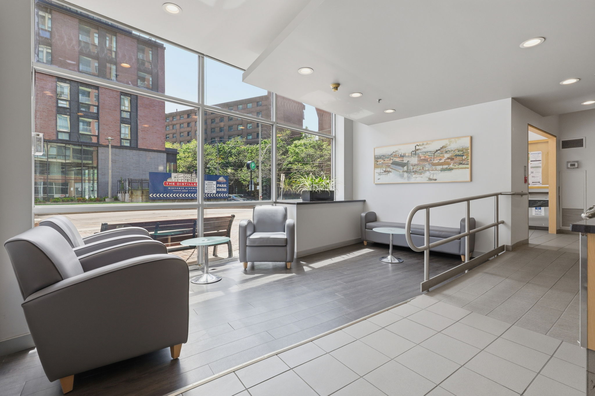 Property in Toronto — delivered property photograph 37