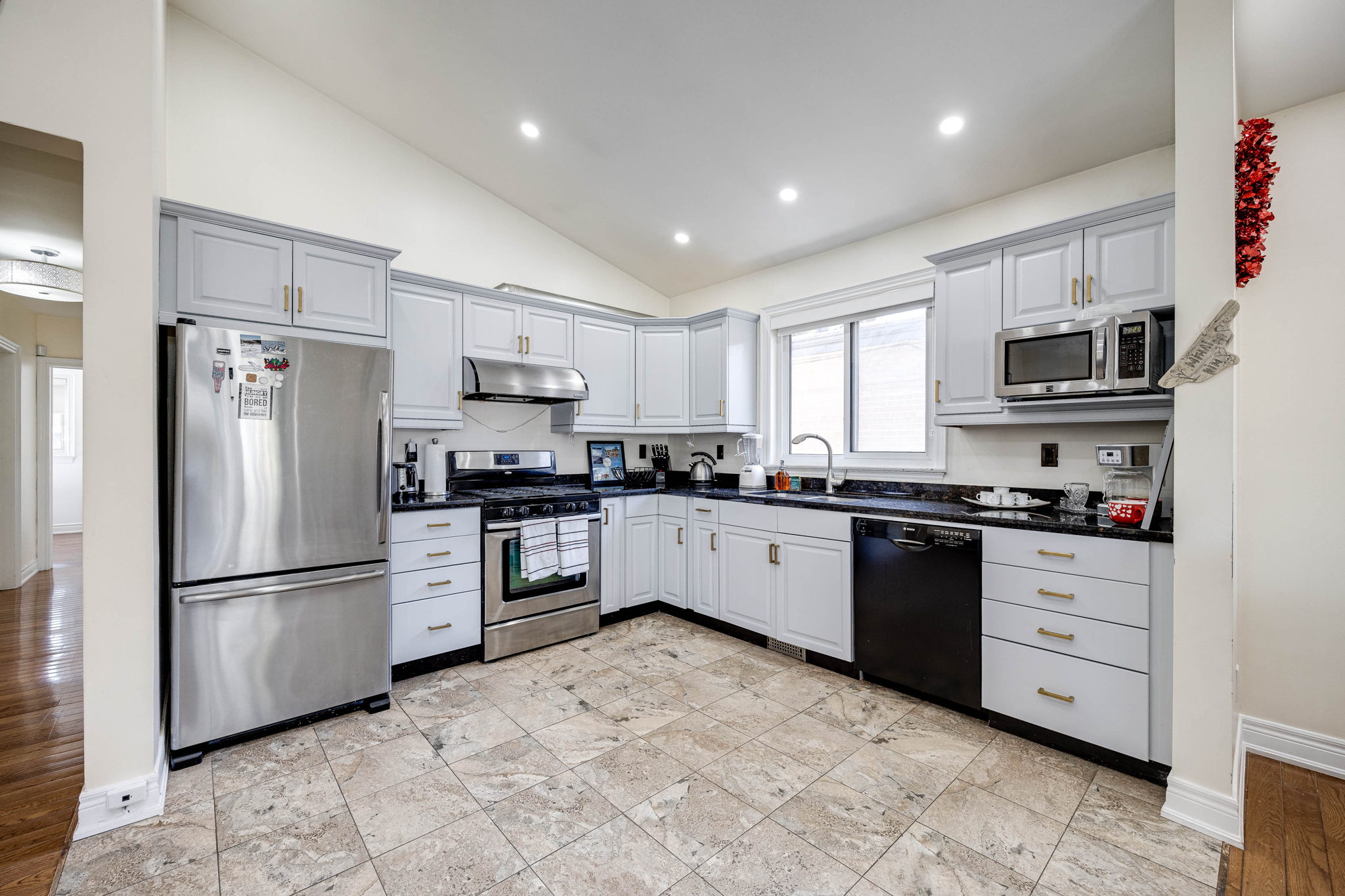 Toronto property showcase — delivered property photograph 9