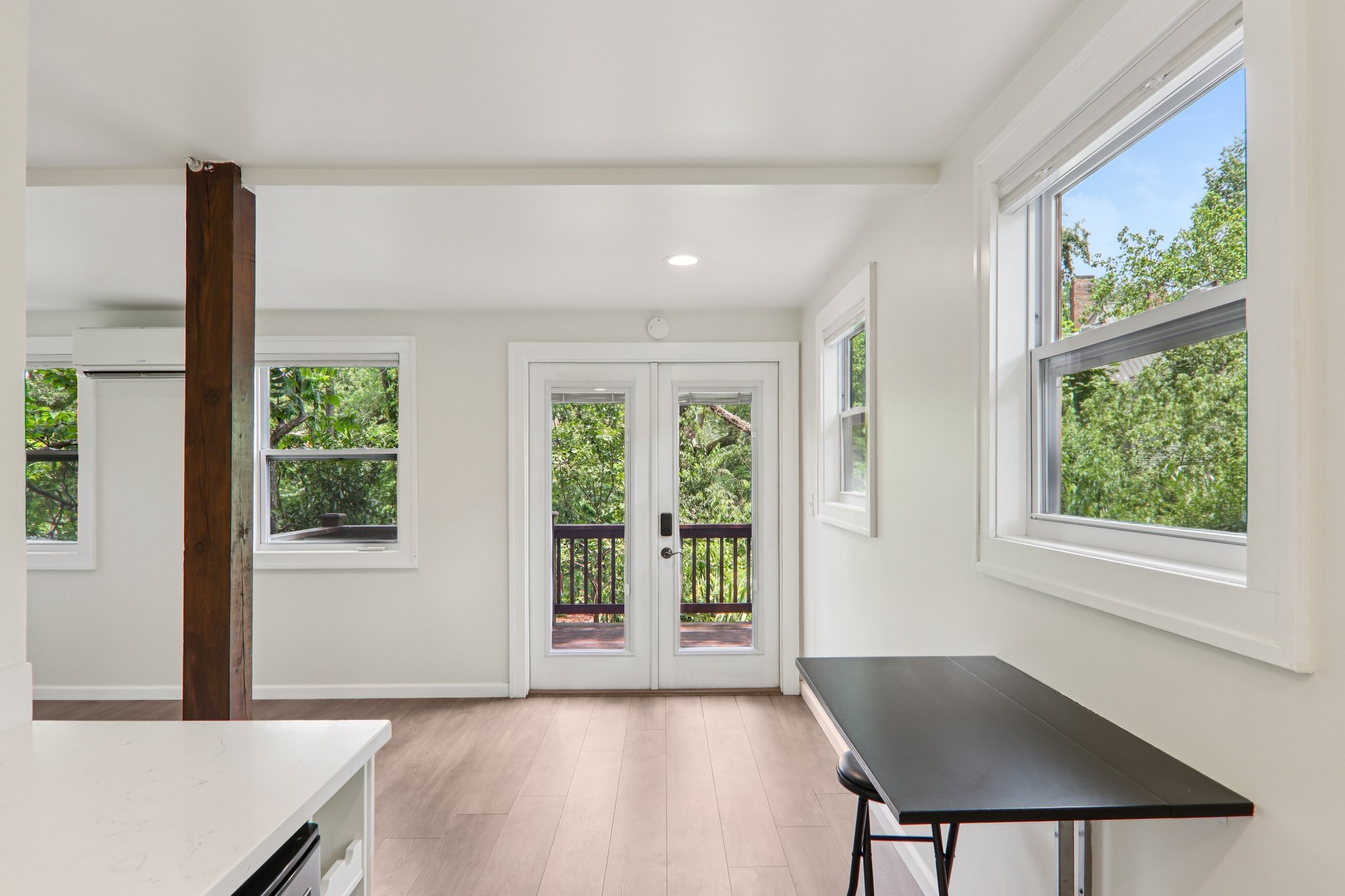 Short St-S2606-046.jpg