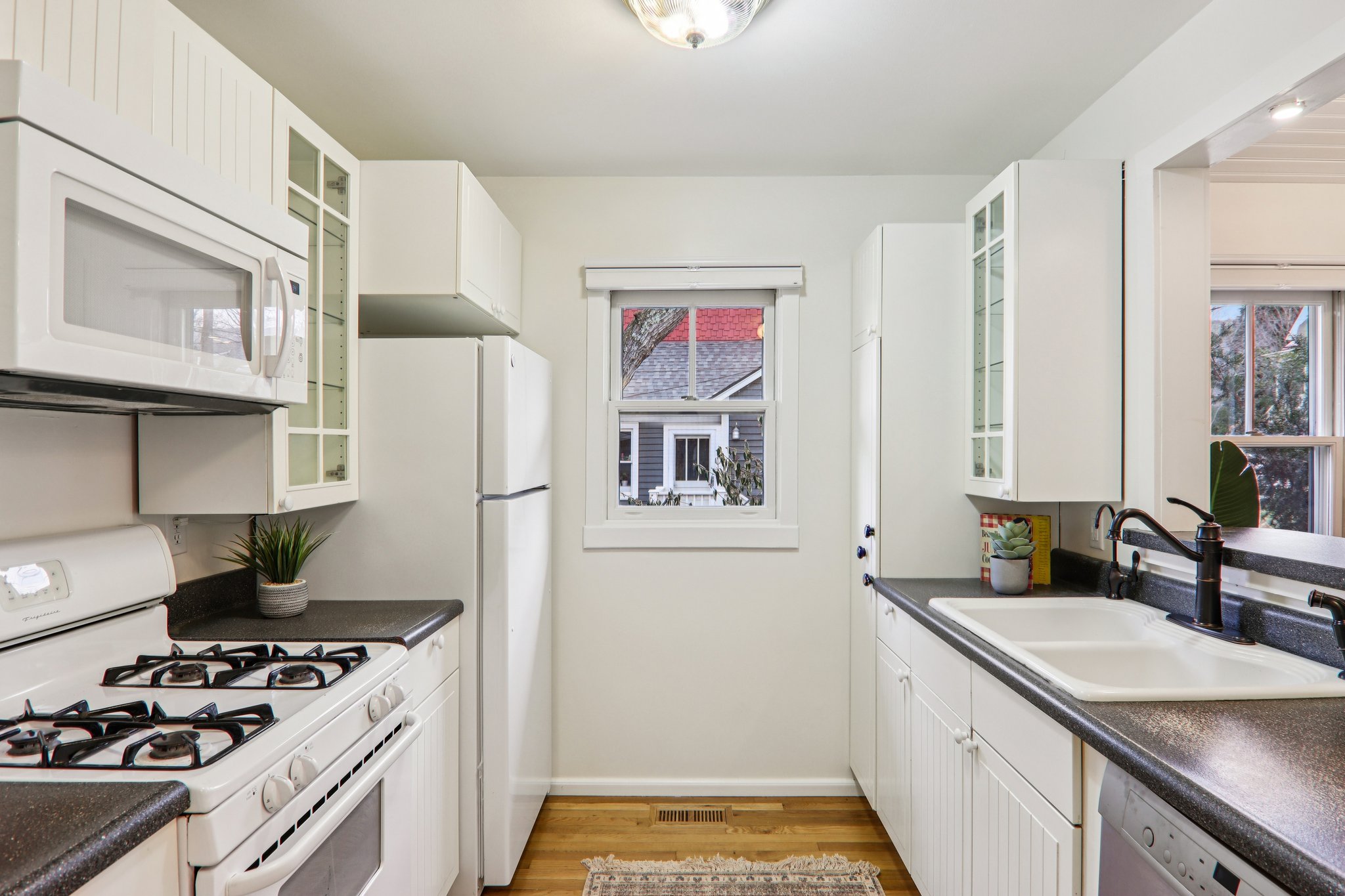 interior refresh 39 Short St-S1601-019.jpg