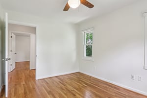 Short St-S2606-035.jpg