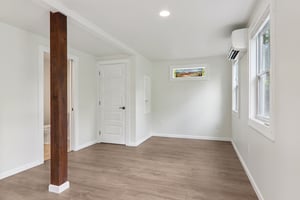 Short St-S2606-041.jpg
