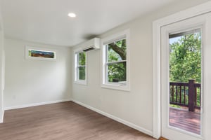 Short St-S2606-042.jpg