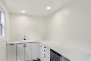 Short St-S2606-045.jpg