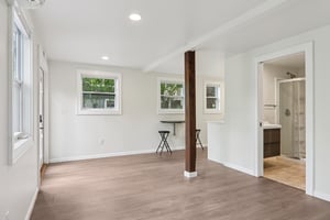 Short St-S2606-047.jpg