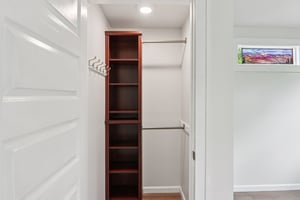 Short St-S2606-051.jpg