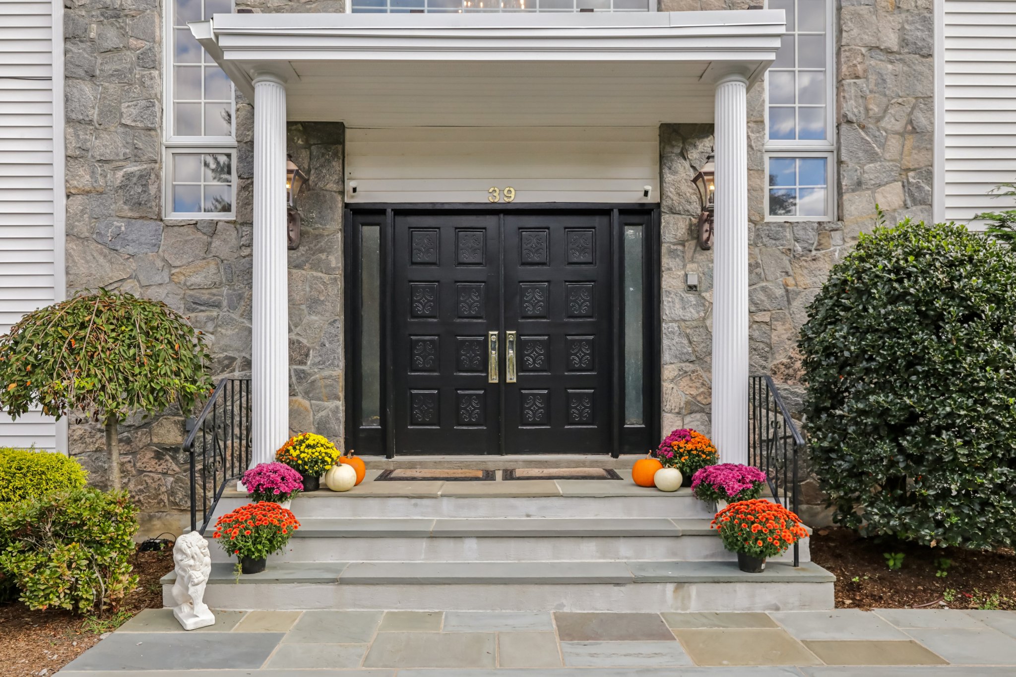 Virginia Ln-S1110-008.jpg