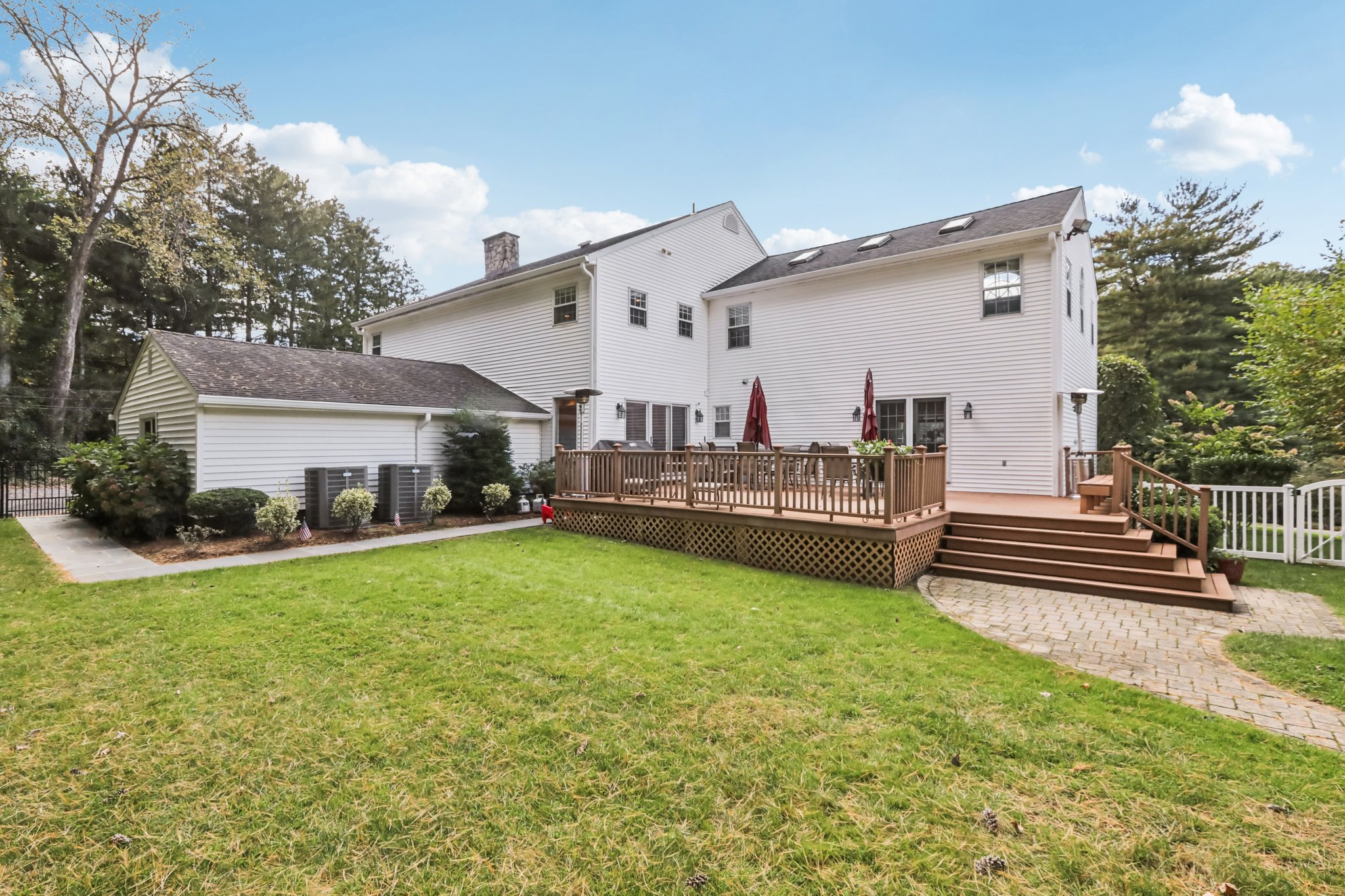 Virginia Ln-S1110-074.jpg