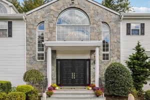 Virginia Ln-S1110-007.jpg