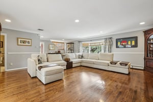 Virginia Ln-S1110-016.jpg