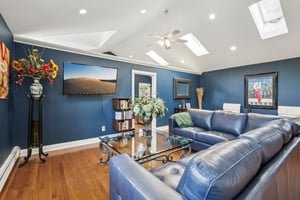 Virginia Ln-S1110-036.jpg