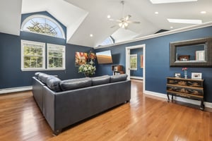 Virginia Ln-S1110-038.jpg