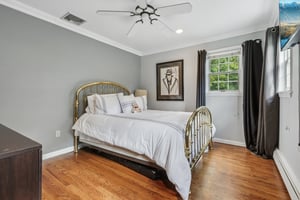 Virginia Ln-S1110-054.jpg