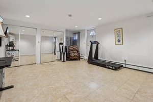 Virginia Ln-S1110-058.jpg