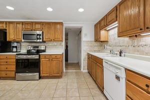 Virginia Ln-S1110-067.jpg