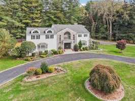 Virginia Ln-S1110-083.jpg