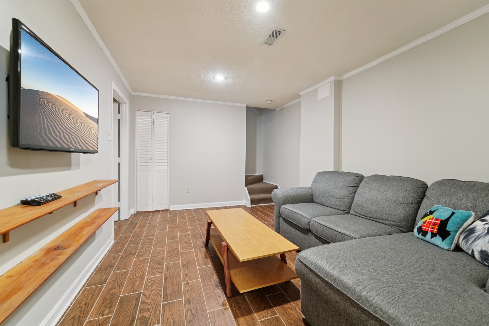 Winehurst Rd-L1007-008.jpg