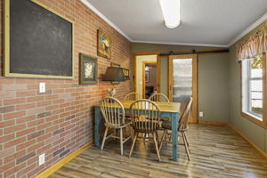  Photo 32